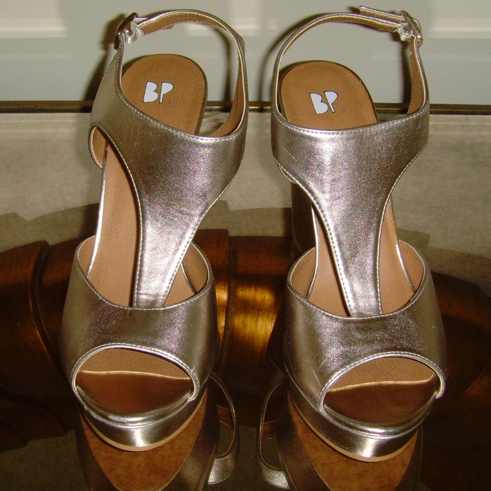 BP (Brass Plum) Nordstrom - Metallic Gold Wedge Sandals 7 1/2 NEW!
